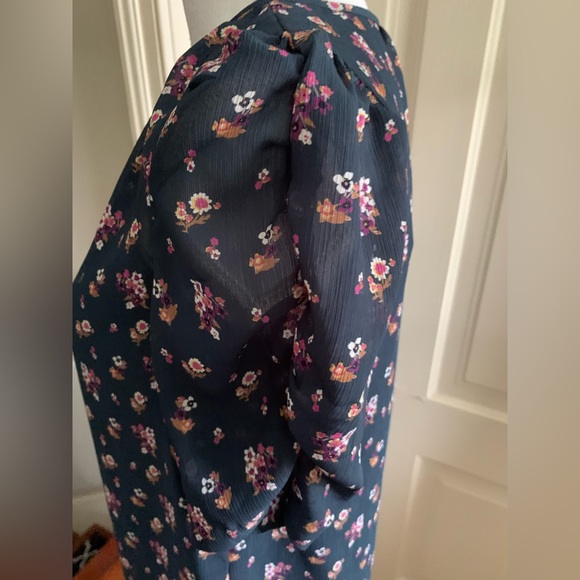 Jcrew Navy Floral Blouse - Size 2 Tall - Picture 5 of 8